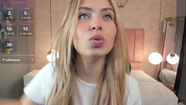 Image 3 of magic_fernanda Stream on Chaturbate on 2 months ago