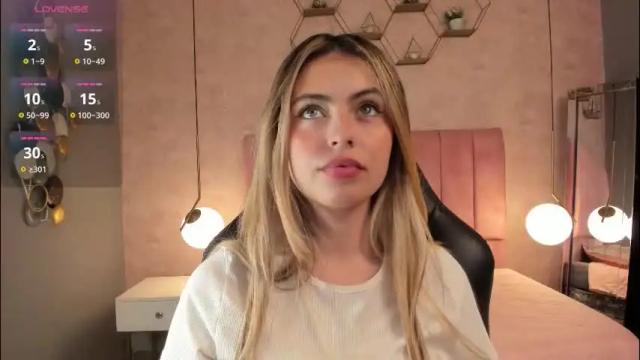 Image 2 of magic_fernanda Stream on Chaturbate on 2 months ago