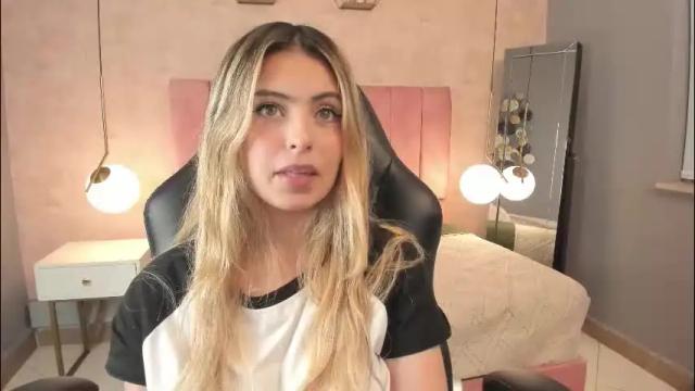 Image 2 of magic_fernanda Stream on Chaturbate on 28 days ago