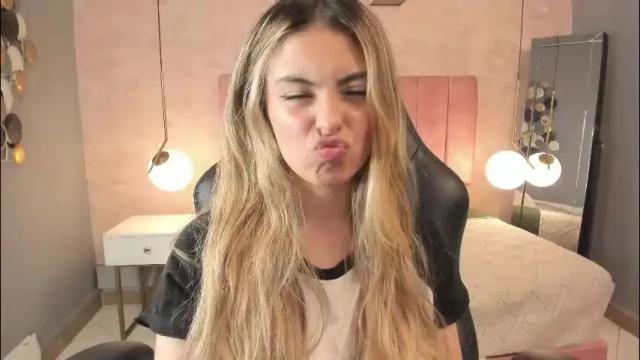Image 8 of magic_fernanda Stream on Chaturbate on 28 days ago