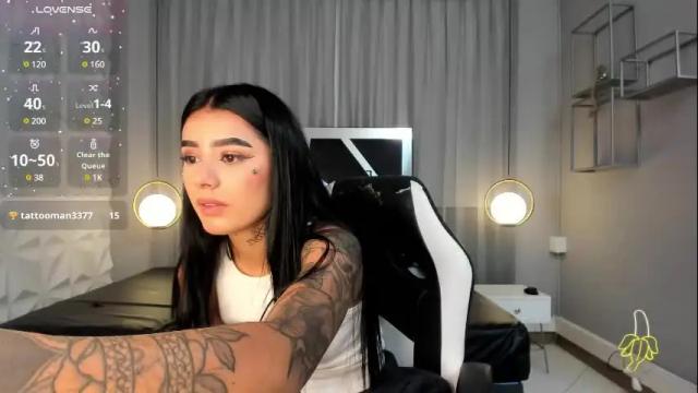 Image 4 of magic_scarlet Stream on Chaturbate on 2 months ago