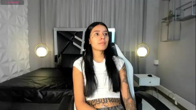 Image 2 of magic_scarlet Stream on Chaturbate on 2 months ago