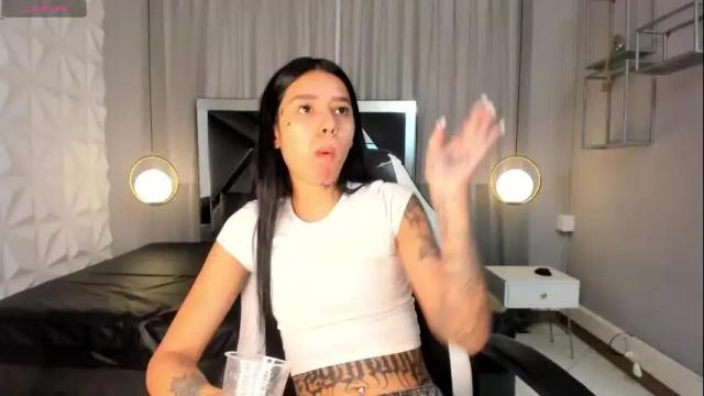 Image 3 of magic_scarlet Stream on Chaturbate on 2 months ago