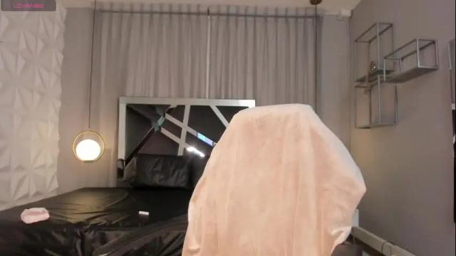 Image 3 of magic_scarlet Stream on Chaturbate on 2 months ago