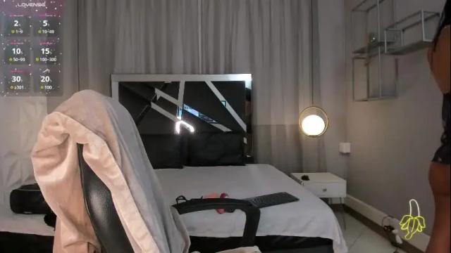 Image 6 of magic_scarlet Stream on Chaturbate on 1 month ago