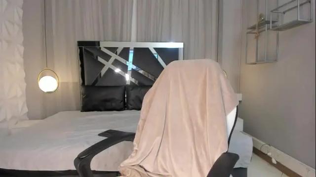 Image 4 of magic_scarlet Stream on Chaturbate on 1 month ago