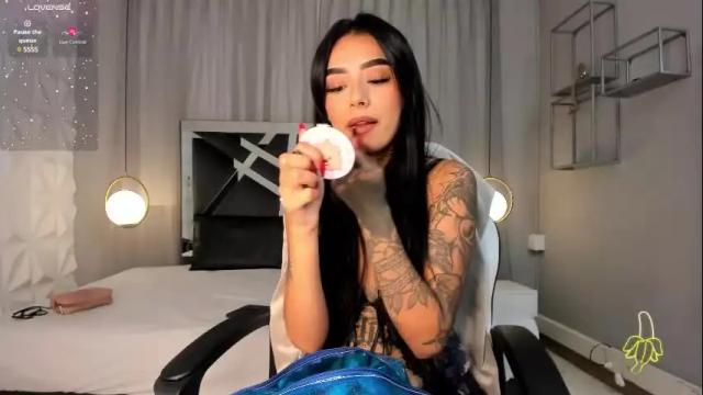 Image 2 of magic_scarlet Stream on Chaturbate on 1 month ago