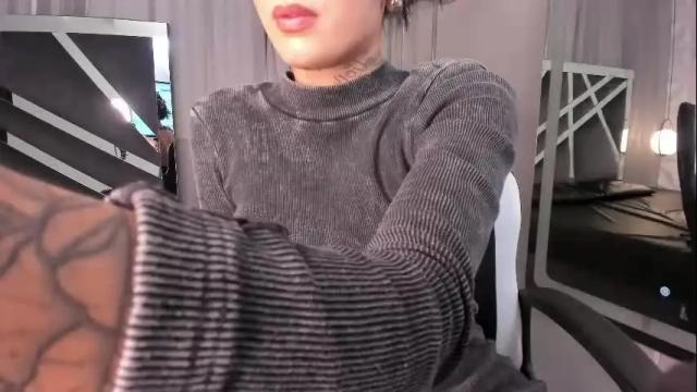 Image 4 of magic_scarlet Stream on Chaturbate on 27 days ago