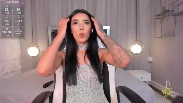 Image 4 of magic_scarlet Stream on Chaturbate on 24 days ago