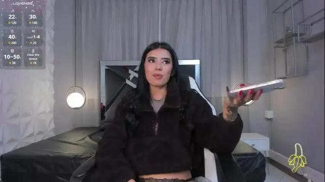 Image 2 of magic_scarlet Stream on Chaturbate on 20 days ago