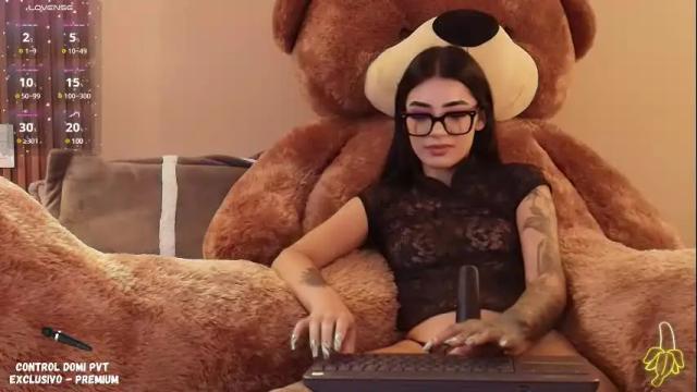 Image 8 of magic_scarlet Stream on Chaturbate on 8 days ago