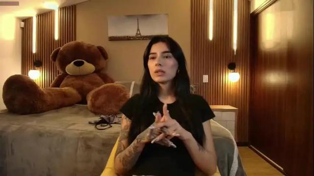 Image 4 of magic_scarlet Stream on Chaturbate on 2 days ago