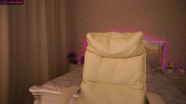 Image 7 of magicariel Stream on Chaturbate on 21 months ago