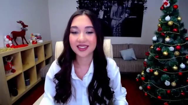 Image 12 of magicinsidemee Stream on Chaturbate on 18 months ago