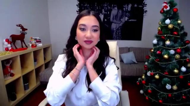 Image 3 of magicinsidemee Stream on Chaturbate on 18 months ago