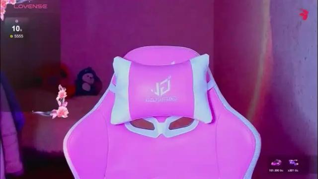 Image 3 of magicladyy Stream on Chaturbate on 13 days ago