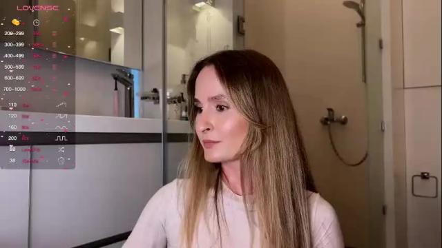 Image 3 of magicpeaach Stream on Chaturbate on 7 months ago