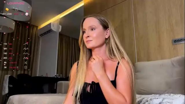 Image 6 of magicpeaach Stream on Chaturbate on 6 months ago