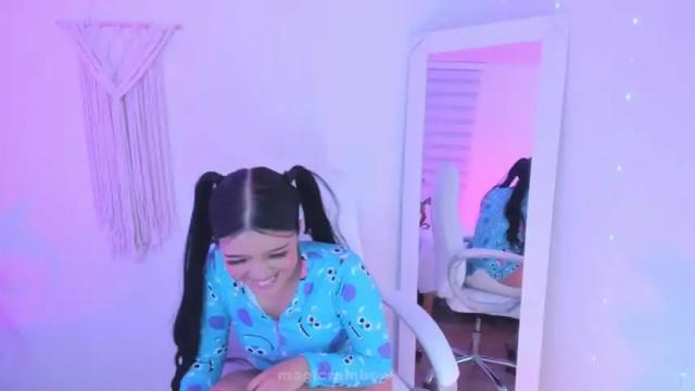 Image 3 of magicrainbow_ Stream on Chaturbate on 19 months ago