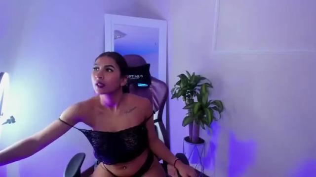 Image 2 of magiie_martinez Stream on Chaturbate on 21 months ago