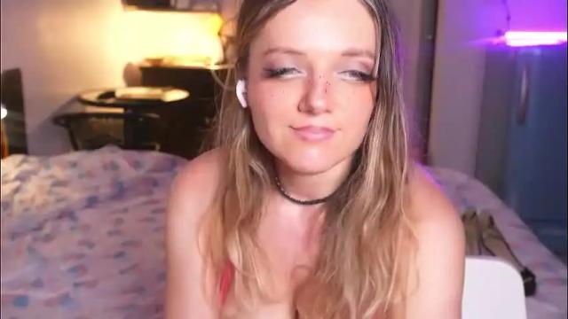 Image 8 of magnetic_ami Stream on Chaturbate on 1 month ago