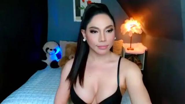 Image 11 of magneticbeauty Stream on Chaturbate on 17 months ago