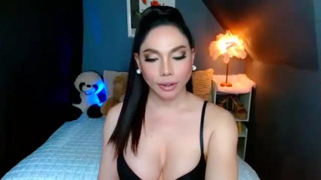 Image 12 of magneticbeauty Stream on Chaturbate on 8 months ago