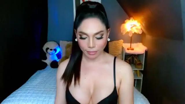 Image 7 of magneticbeauty Stream on Chaturbate on 17 months ago
