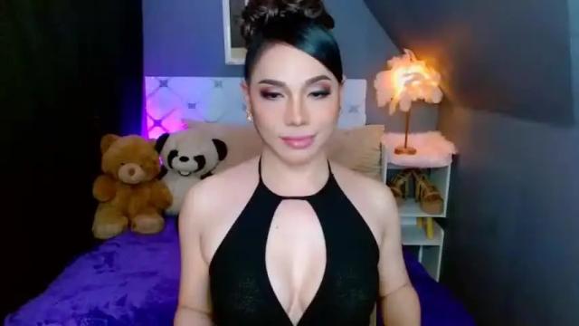 Image 4 of magneticbeauty Stream on Chaturbate on 16 months ago