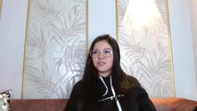 Image 7 of mahia_golden Stream on Chaturbate on 18 months ago