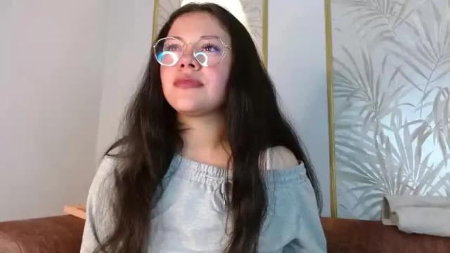 Image 12 of mahia_golden Stream on Chaturbate on 18 months ago