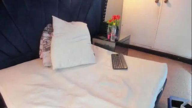 Image 3 of mahiasmith13 Stream on Chaturbate on 1 month ago