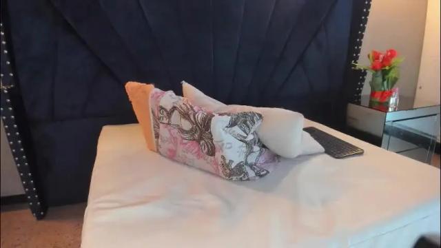 Image 10 of mahiasmith13 Stream on Chaturbate on 1 month ago