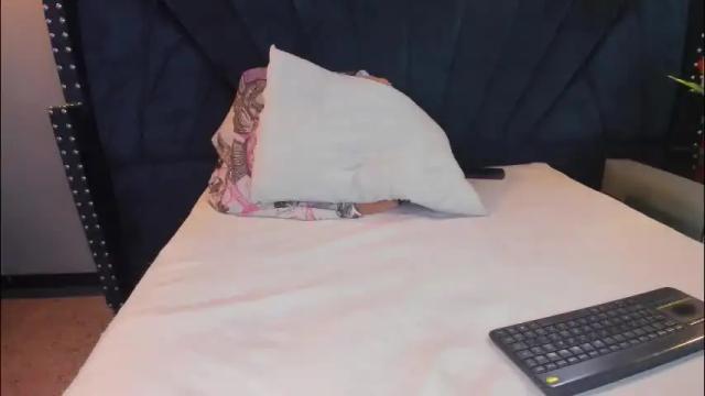 Image 10 of mahiasmith13 Stream on Chaturbate on 29 days ago