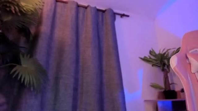 Image 2 of mahya_brown Stream on Chaturbate on 15 months ago