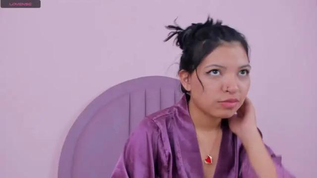 Image 2 of mahyacollins Stream on Chaturbate on 13 months ago