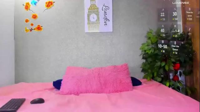 Image 8 of maia_goldenn Stream on Chaturbate on 1 month ago