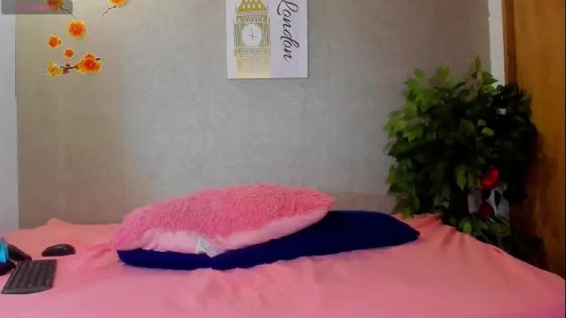 Image 10 of maia_goldenn Stream on Chaturbate on 1 month ago
