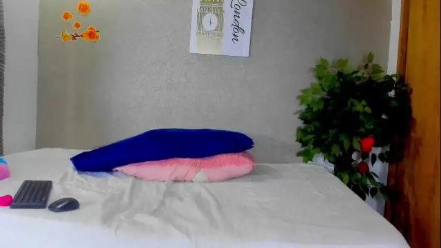 Image 11 of maia_goldenn Stream on Chaturbate on 1 month ago