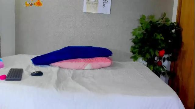 Image 4 of maia_goldenn Stream on Chaturbate on 1 month ago