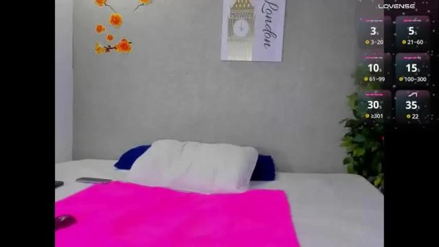 Image 4 of maia_goldenn Stream on Chaturbate on 8 days ago