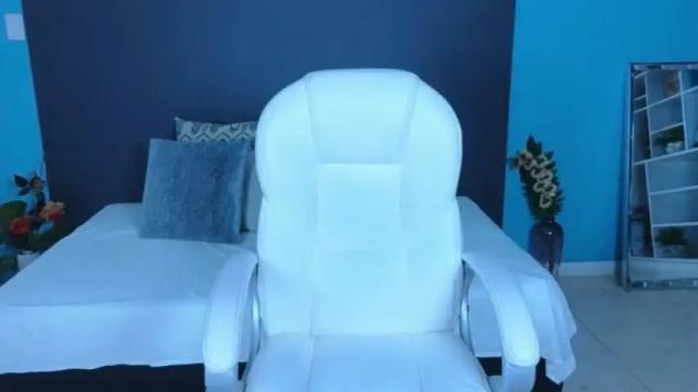 Image 3 of maiaa_ruiz Stream on Chaturbate on 14 months ago