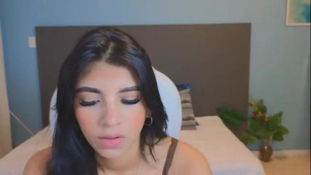 Image 2 of maiaa_ruiz Stream on Chaturbate on 2 months ago