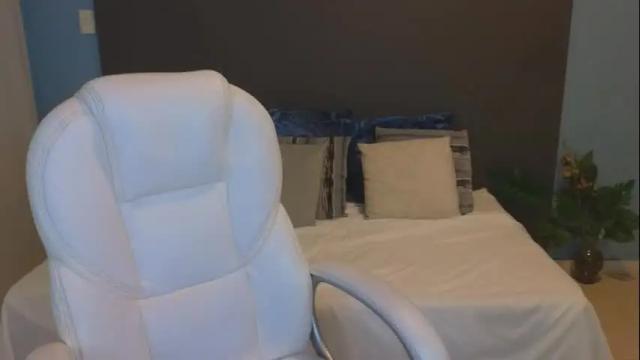 Image 2 of maiaa_ruiz Stream on Chaturbate on 2 months ago
