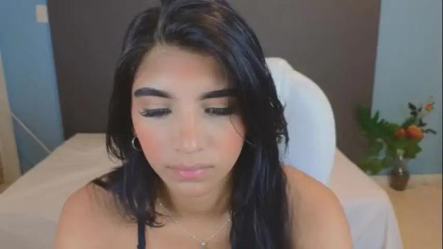 Image 2 of maiaa_ruiz Stream on Chaturbate on 1 month ago