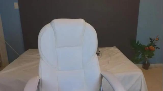 Image 3 of maiaa_ruiz Stream on Chaturbate on 1 month ago
