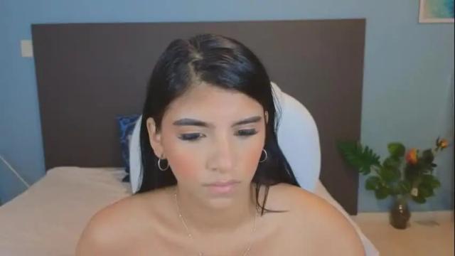 Image 2 of maiaa_ruiz Stream on Chaturbate on 1 month ago