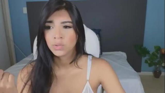 Image 2 of maiaa_ruiz Stream on Chaturbate on 1 month ago