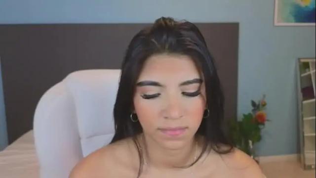 Image 2 of maiaa_ruiz Stream on Chaturbate on 1 month ago