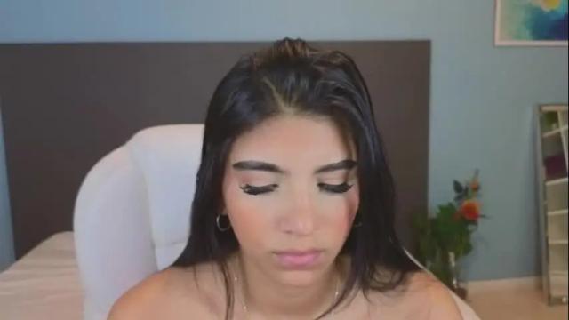 Image 3 of maiaa_ruiz Stream on Chaturbate on 1 month ago